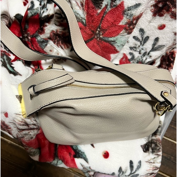 Steve Madden Handbags - Sold locally! 2 x Shoulder bags. Great conditions #Cheapbags